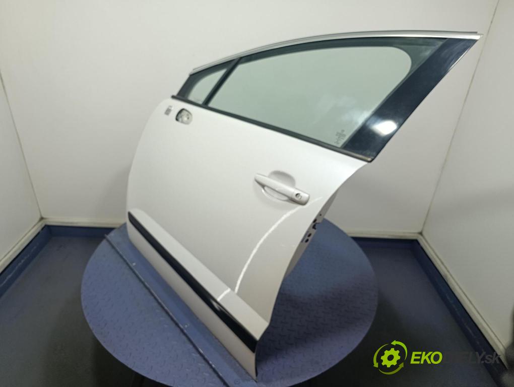 Peugeot 3008 2013 dveře před Vlevo, odjet:
