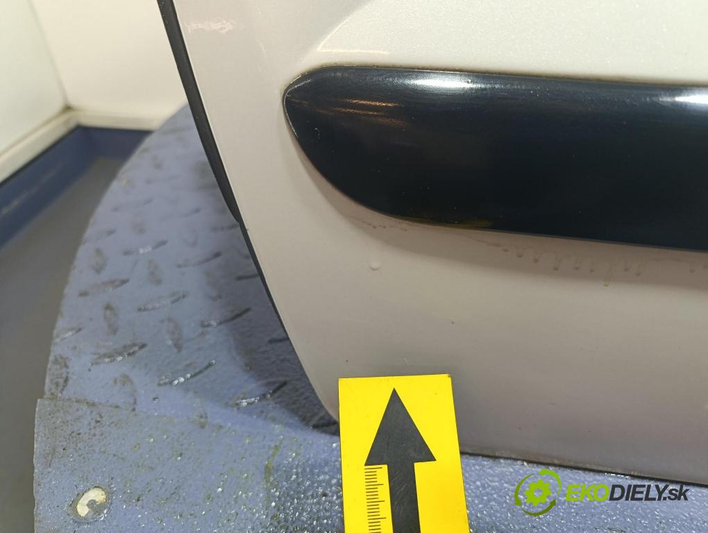 Peugeot 3008 2013 dveře před Vlevo, odjet: