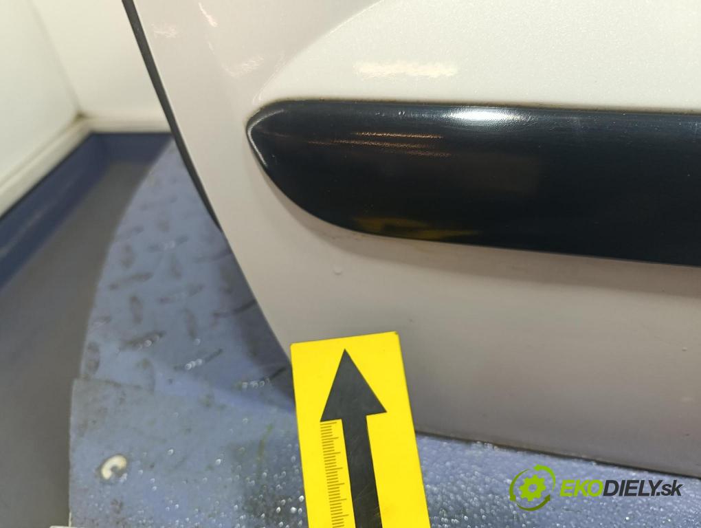 Peugeot 3008 2013 dveře před Vlevo, odjet: