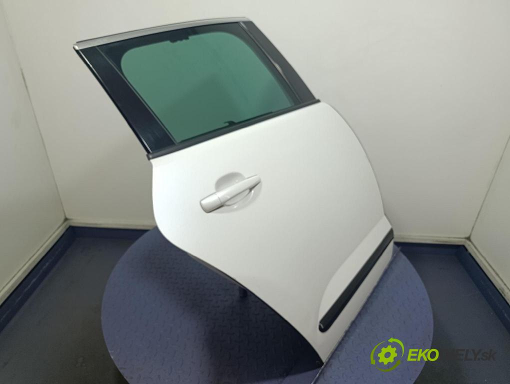 Peugeot 3008 2013 dveře Zad: prave