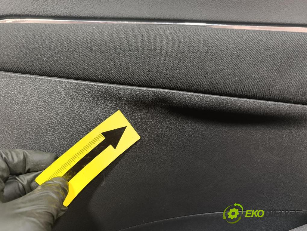 Peugeot 3008 2013 dveře Zad: prave