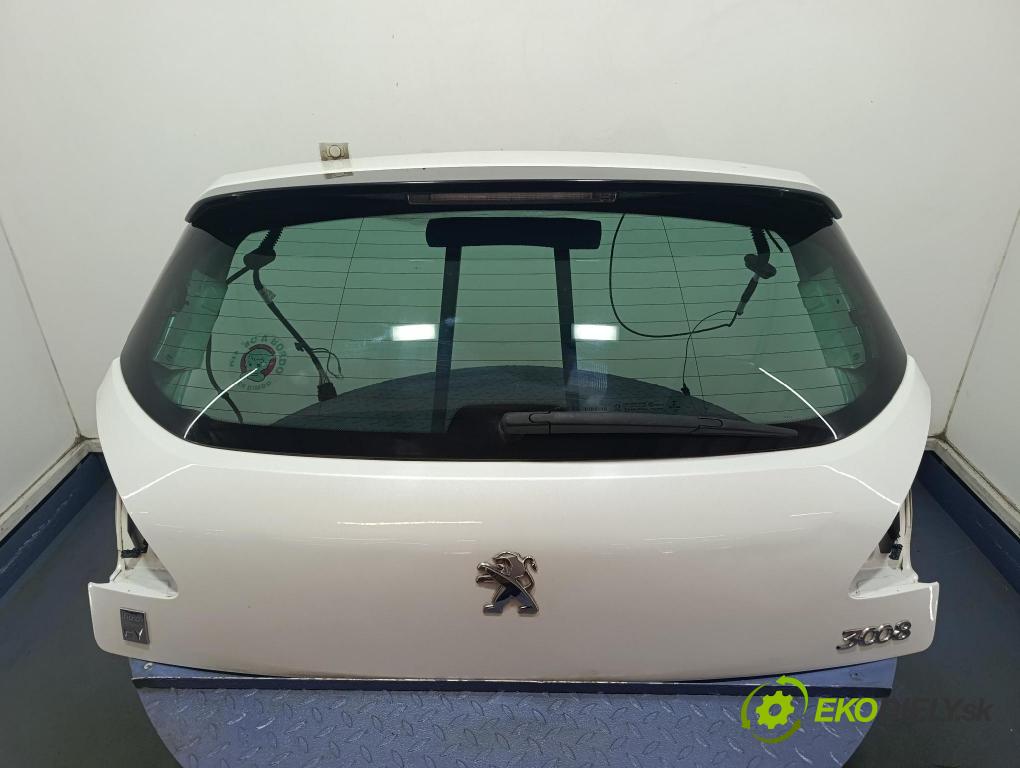 Peugeot 3008 2013 zadní dveře kufra: kufr