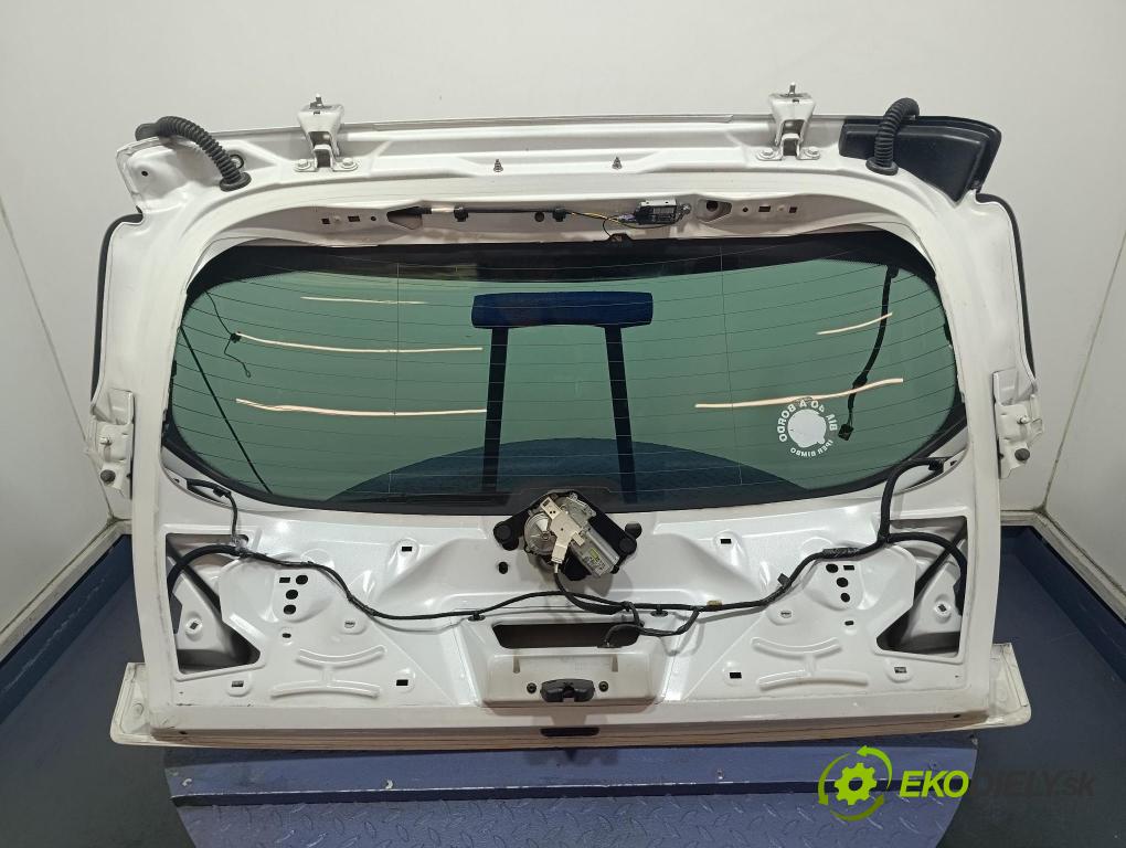 Peugeot 3008 2013 zadní dveře kufra: kufr 