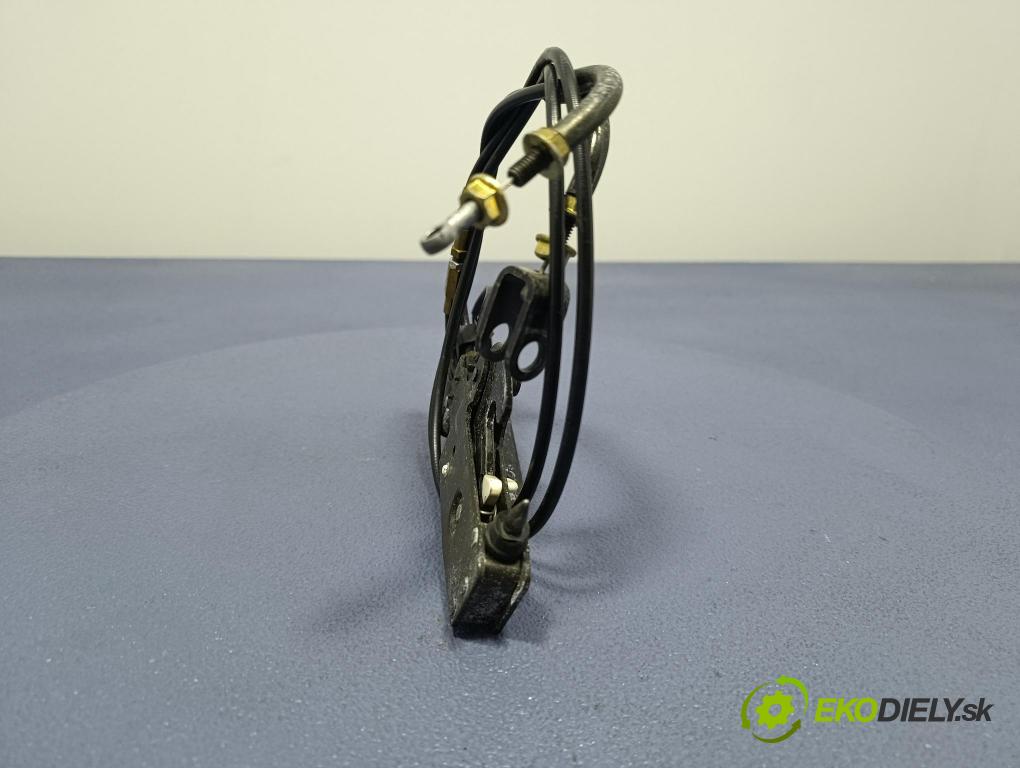 Peugeot 206 2003 zámek Klapky: kufr