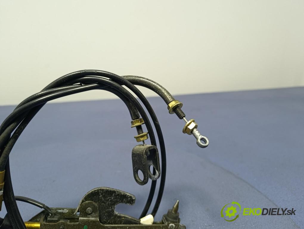 Peugeot 206 2003 zámek Klapky: kufr