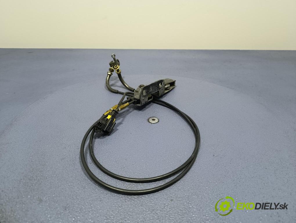 Peugeot 206 2003 zámek Klapky: kufr