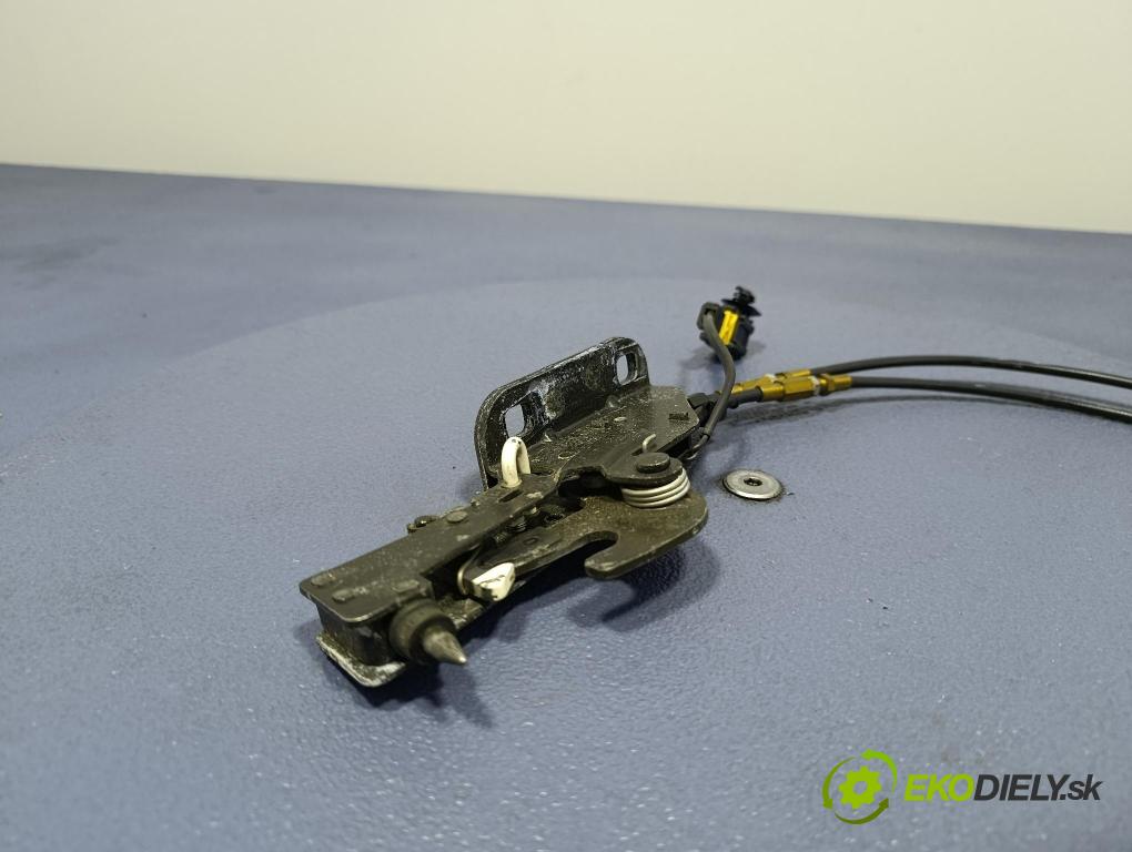 Peugeot 206 2003 zámek Klapky: kufr