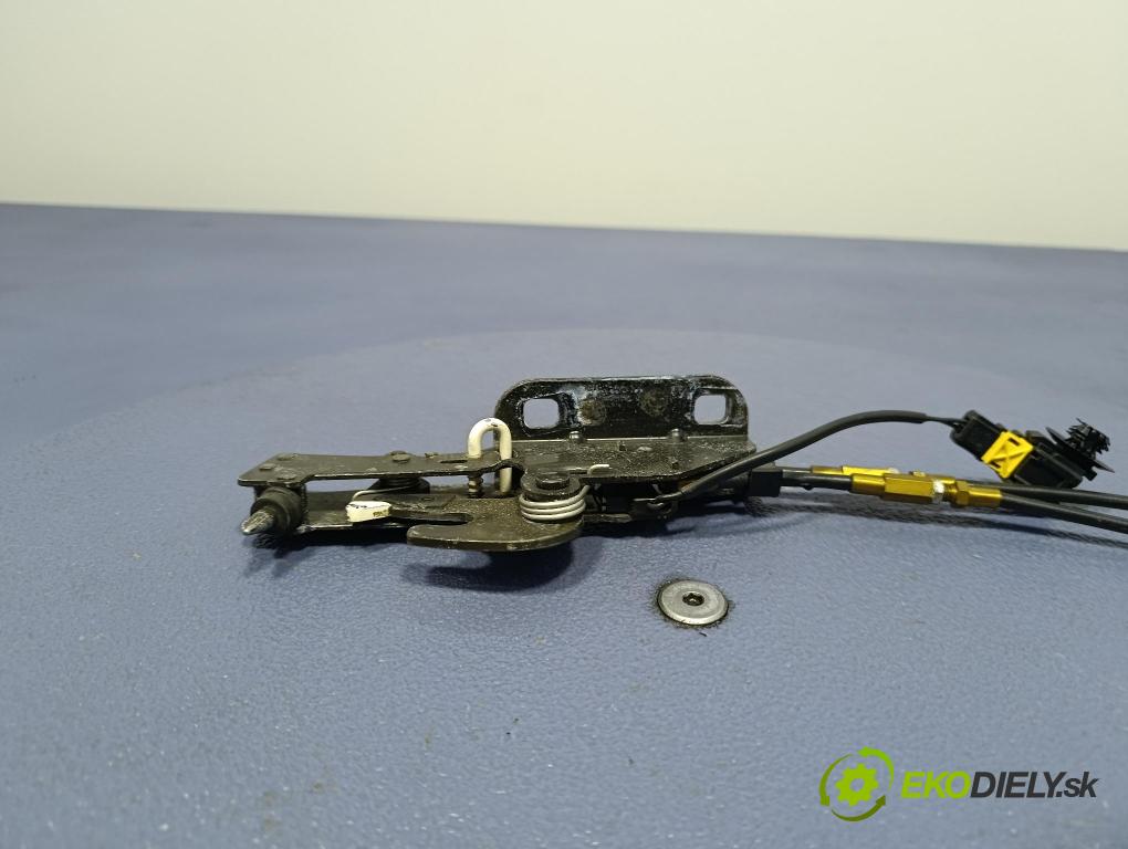 Peugeot 206 2003 zámek Klapky: kufr