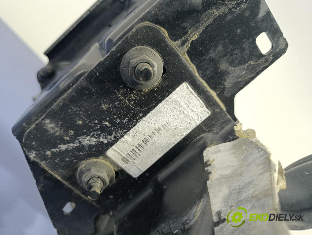 Peugeot 3008 2013 výztuha narazník Zad: 9682791580