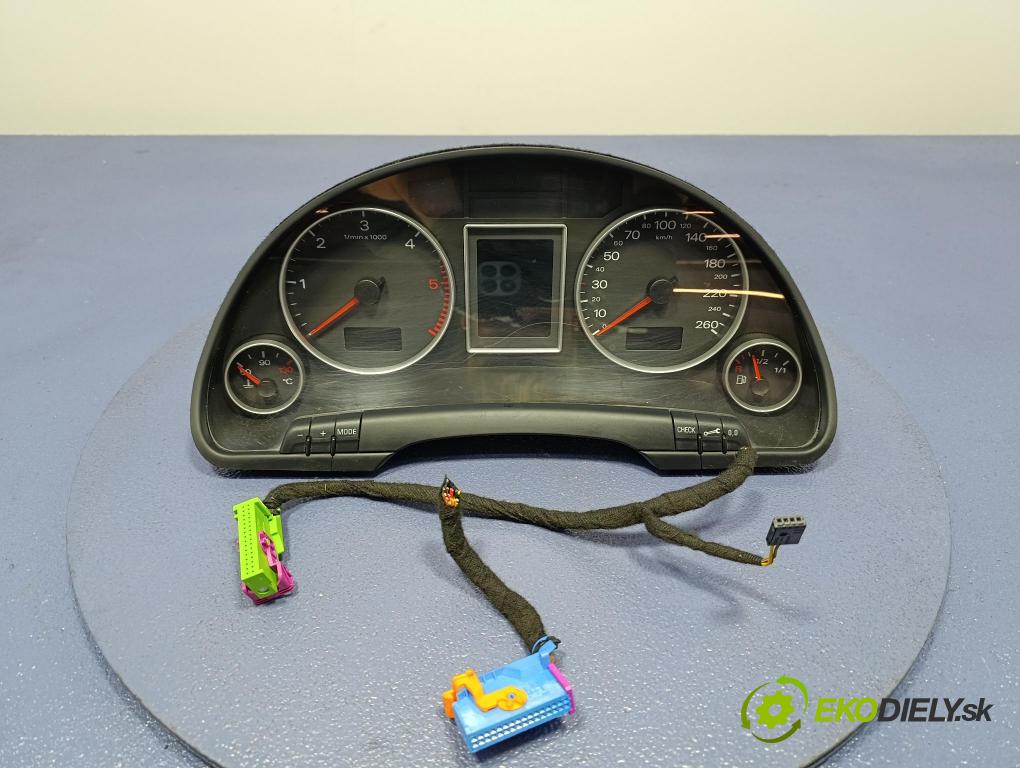Audi A4 2006 Přístrojová deska