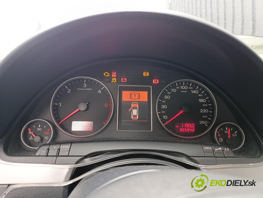 Audi A4 2006 Přístrojová deska