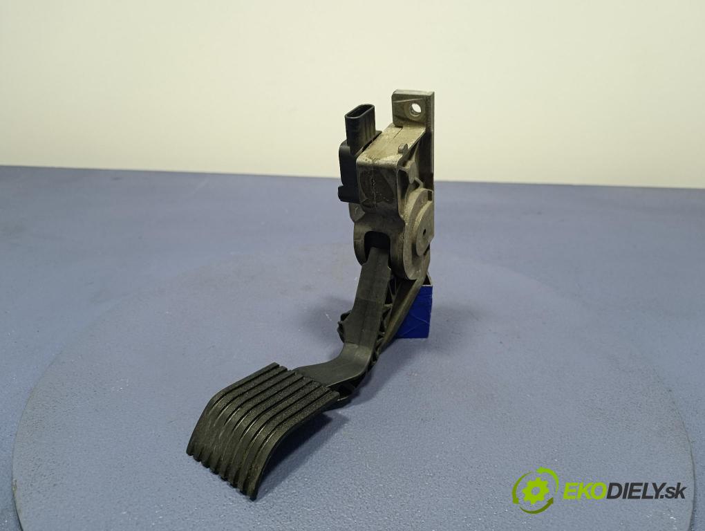 Solaris Urbino 2010 pedal Plyn: 1785205
