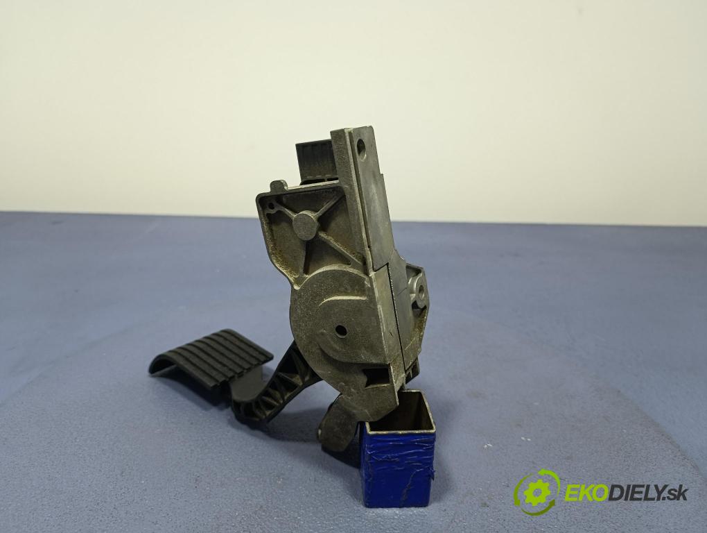 Solaris Urbino 2010 pedal Plyn: 1785205