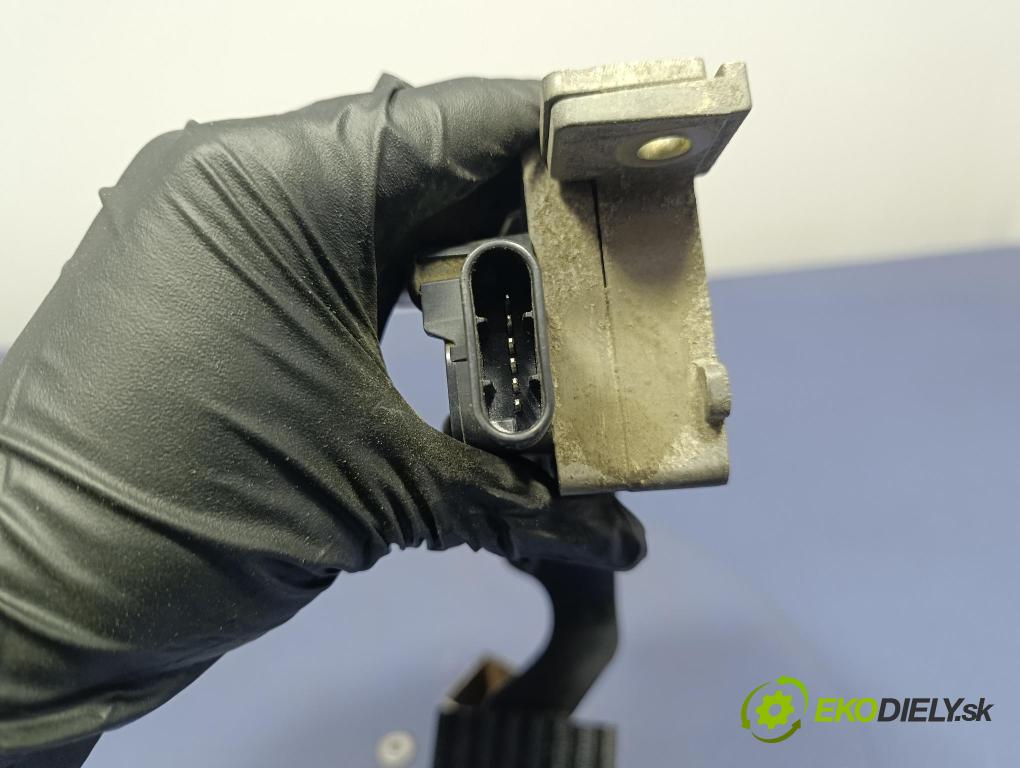Solaris Urbino 2010 pedal Plyn: 1785205