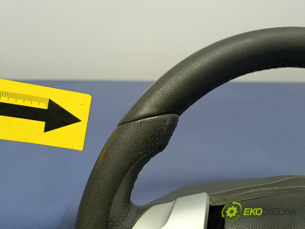 Opel Astra 2006 volant 13111337