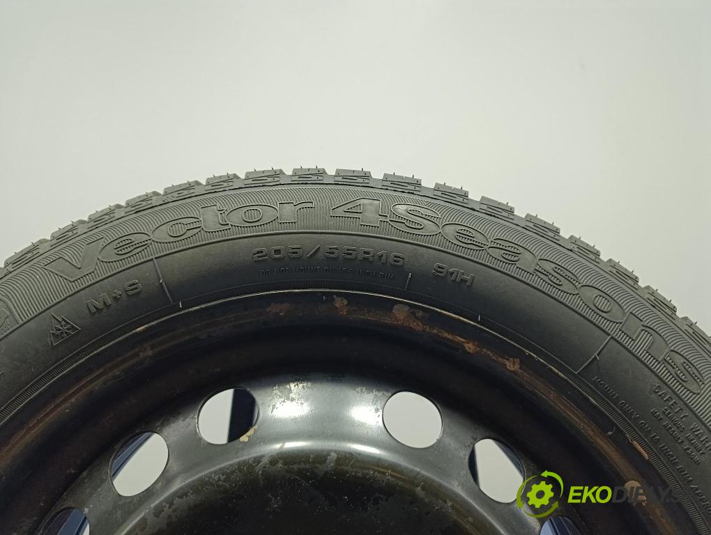 Opel Astra 2010 kolo Přístupné