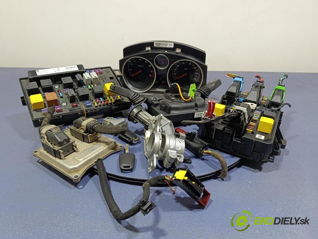 Opel Astra 2010 řídící jednotka Motor: 55571558