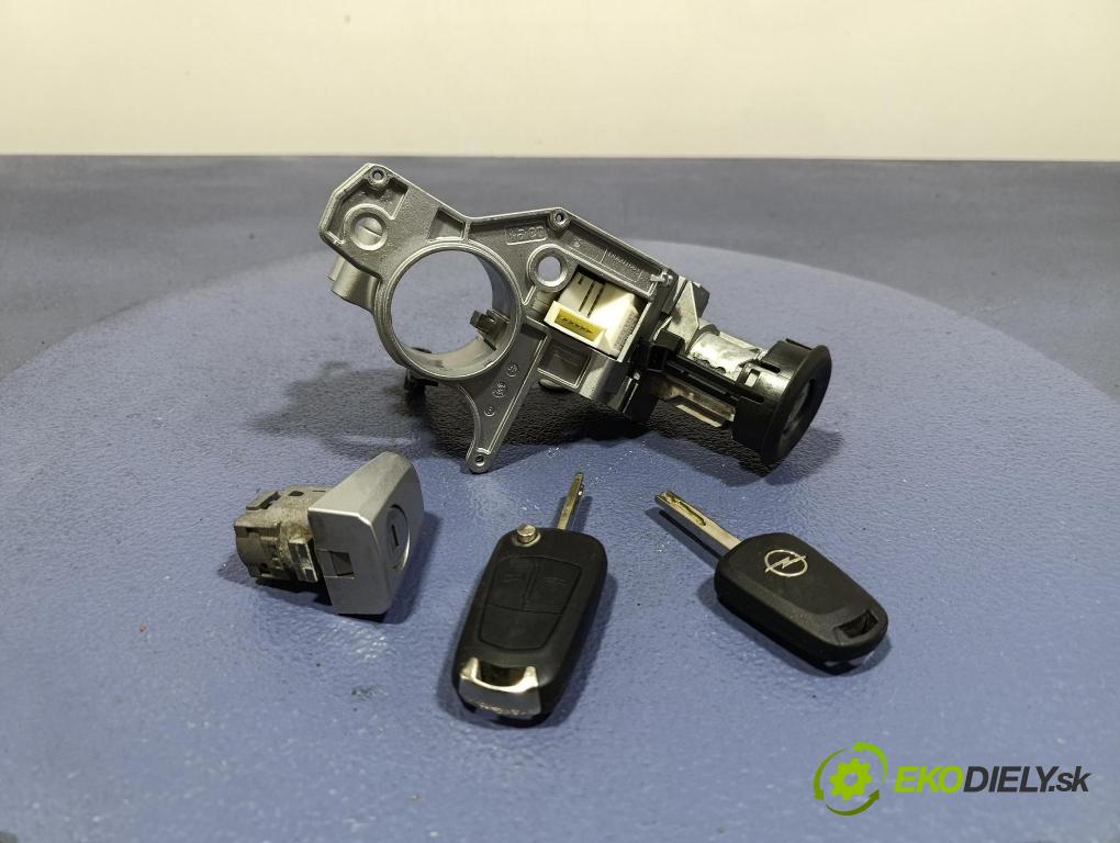 Opel Astra 2010 řídící jednotka Motor: 55571558