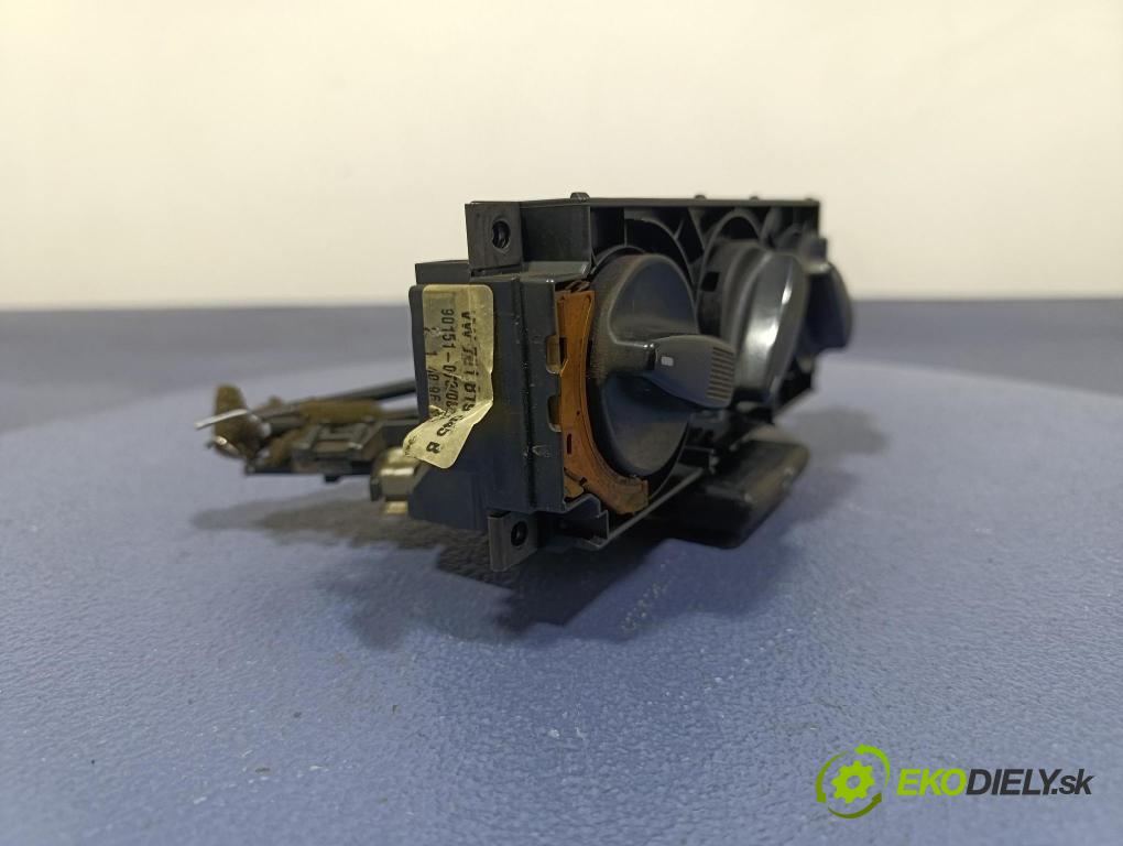 Vw Transporter 1997 prepínač Klimatizácia: Prúd vzduchu: 701819045B