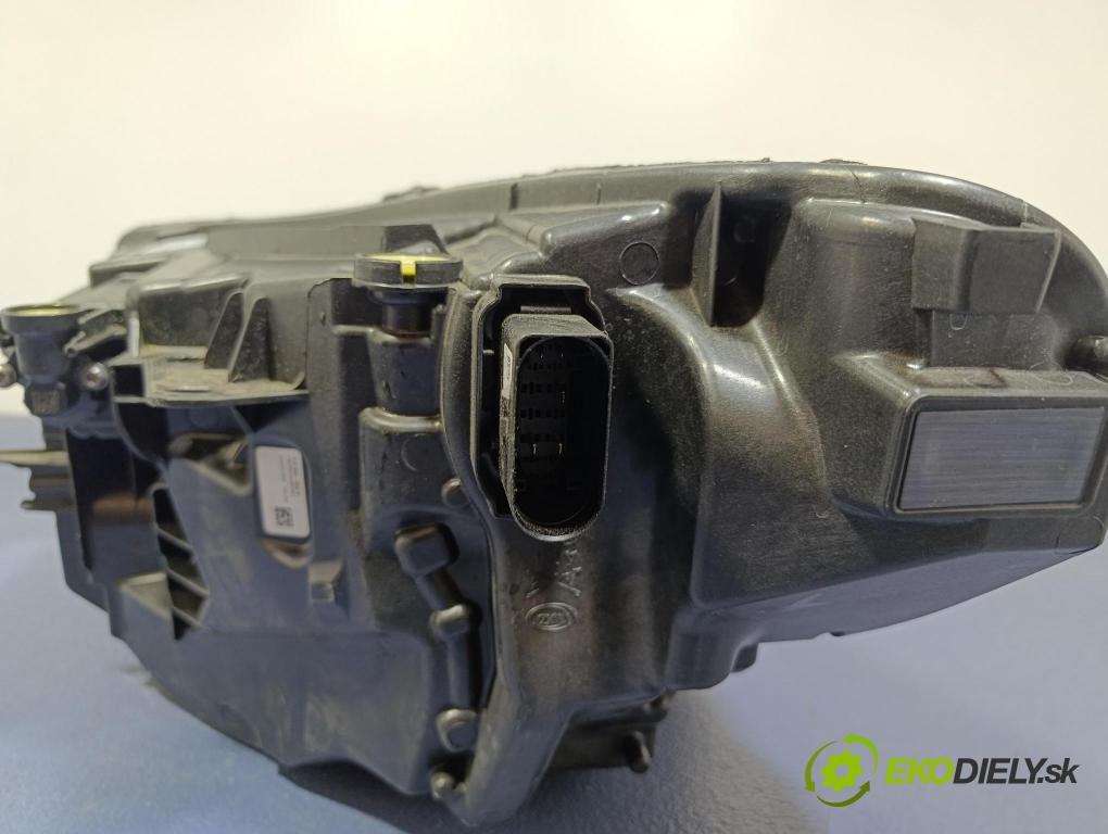 Volvo Xc40 0 světlo v pravo: 32420420