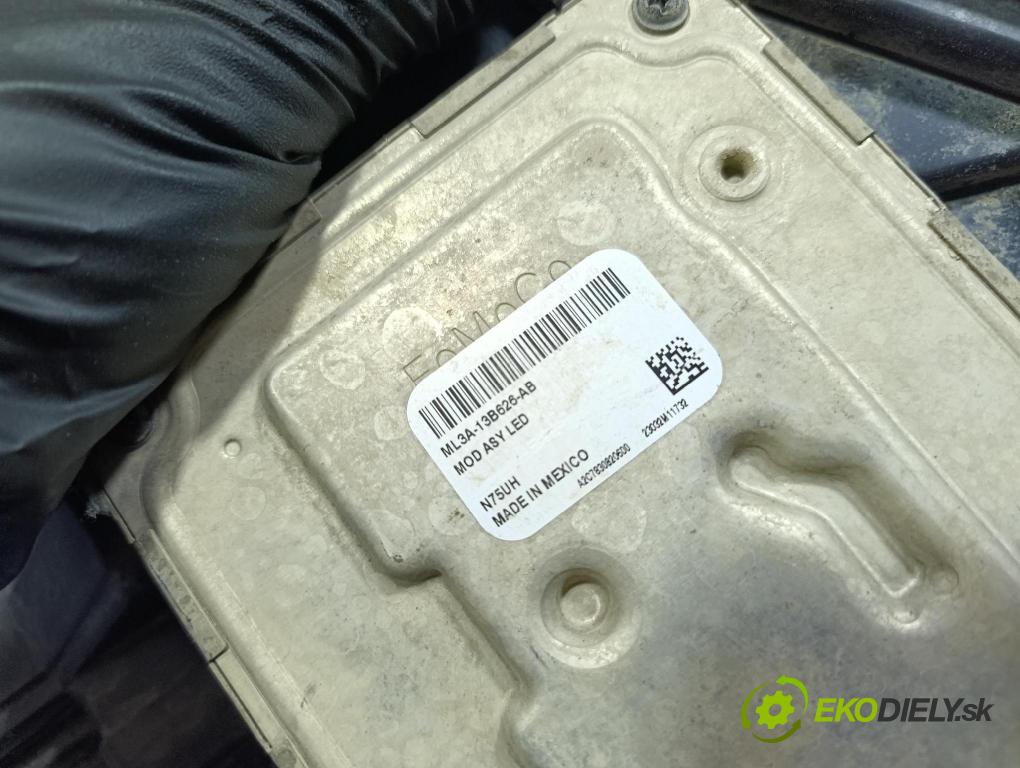 Vw Amarok 0 světlo v pravo: N1XB13E016AG