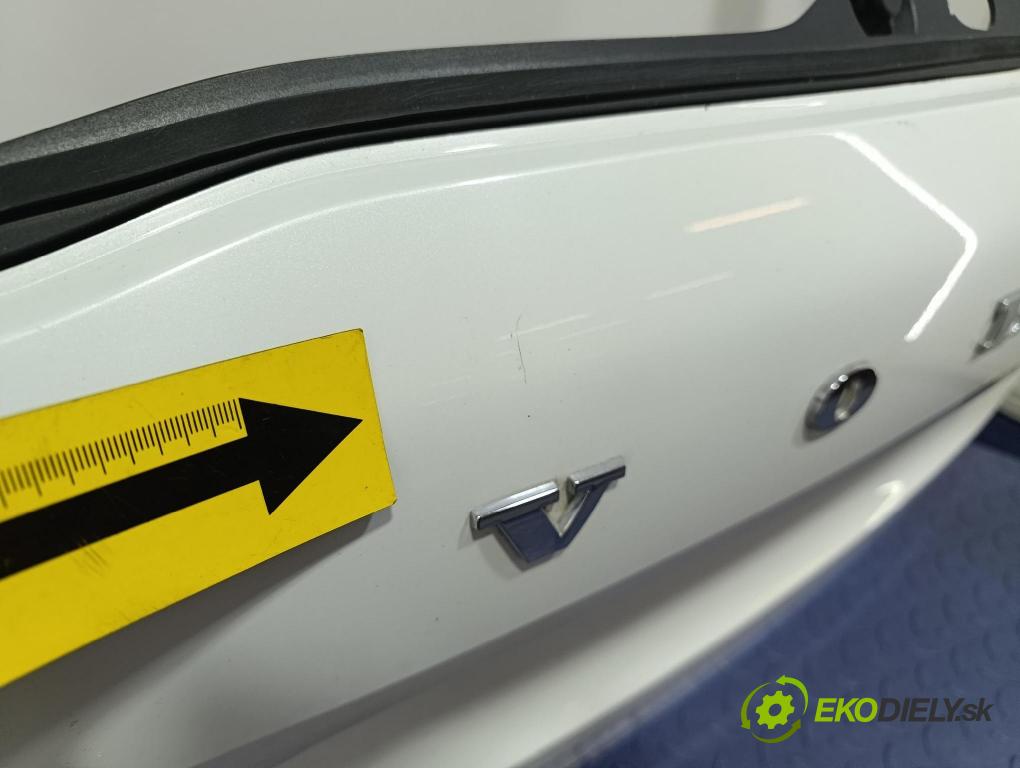 Volvo XC60 0 zadní dveře kufra: kufr