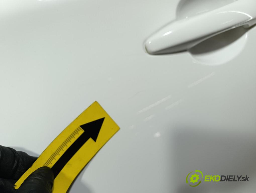 Citroen C4 2013 dveře před Vlevo, odjet: