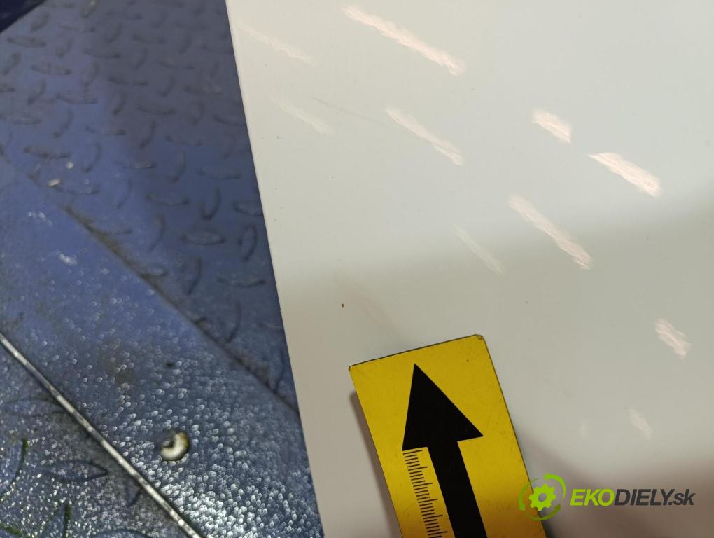 Citroen C4 2013 dveře Zad: prave