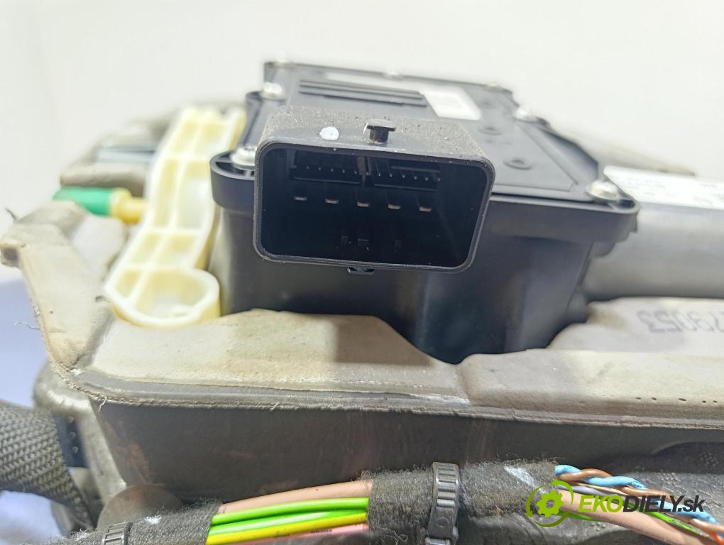 Citroen C4 2013 kulisa Brzda: Manuál 9672984680