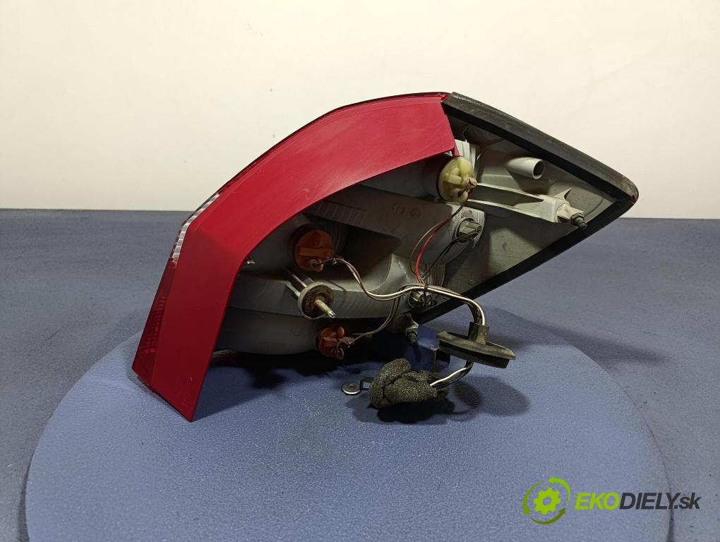 Skoda Fabia 2009 svetlo / reflektor zad ľavá Vonkajsia: 5J6945095