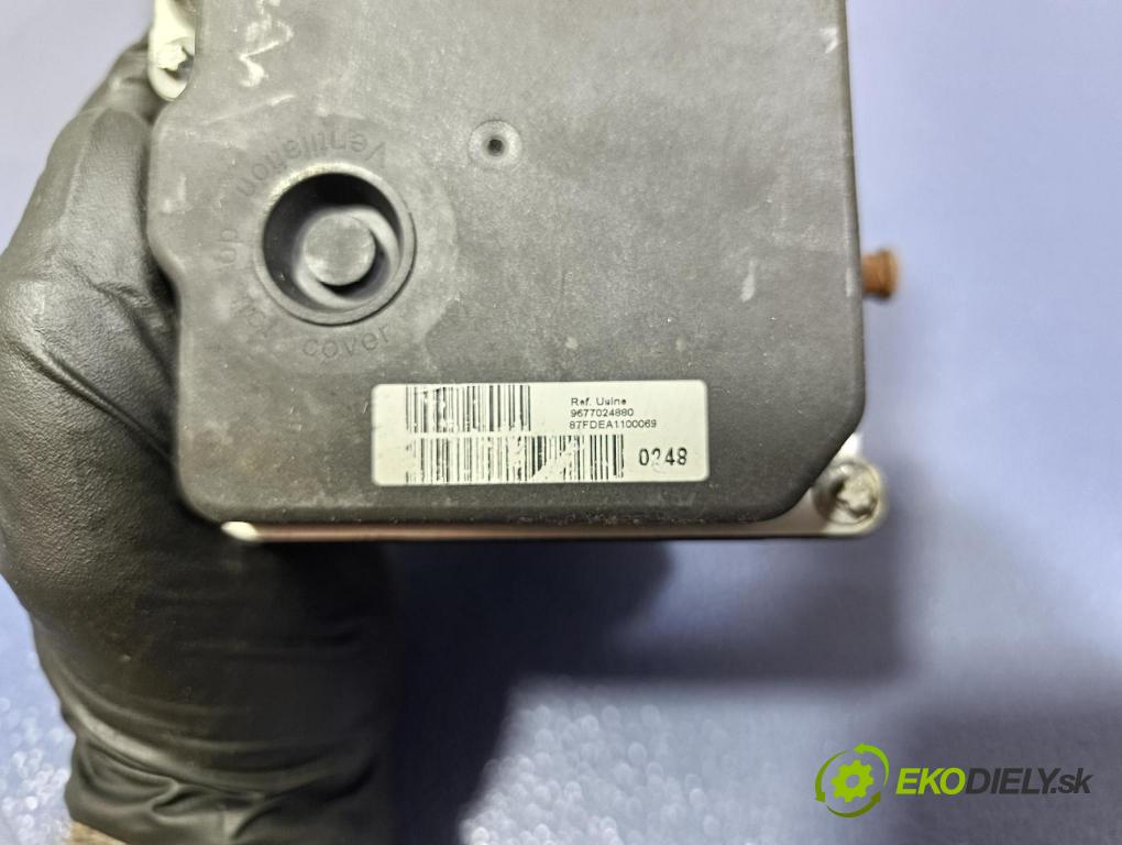 Citroen C4 2013 čerpadlo ABS x 9677024980