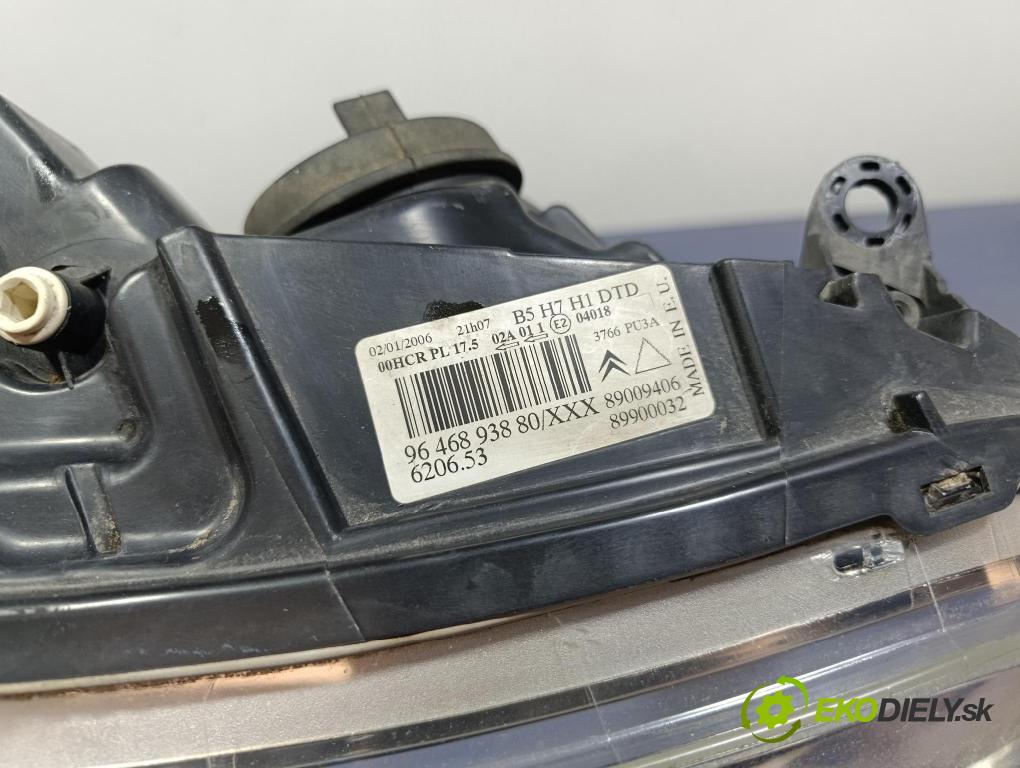 Citroen C4 2006 světlo v pravo: 9646893880