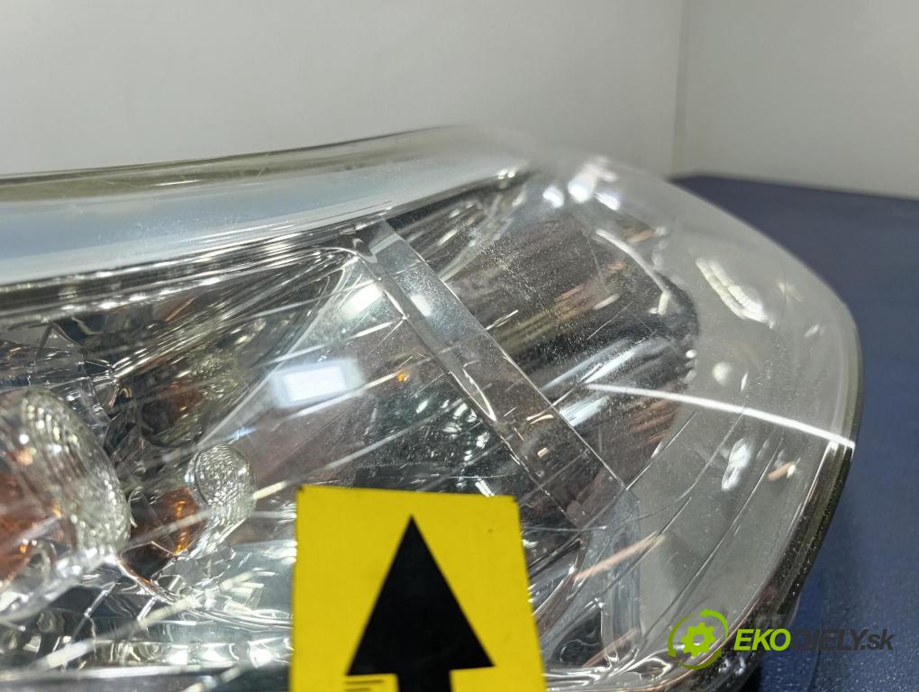 Citroen C4 2006 Reflektor: v pravo: 9646893880
