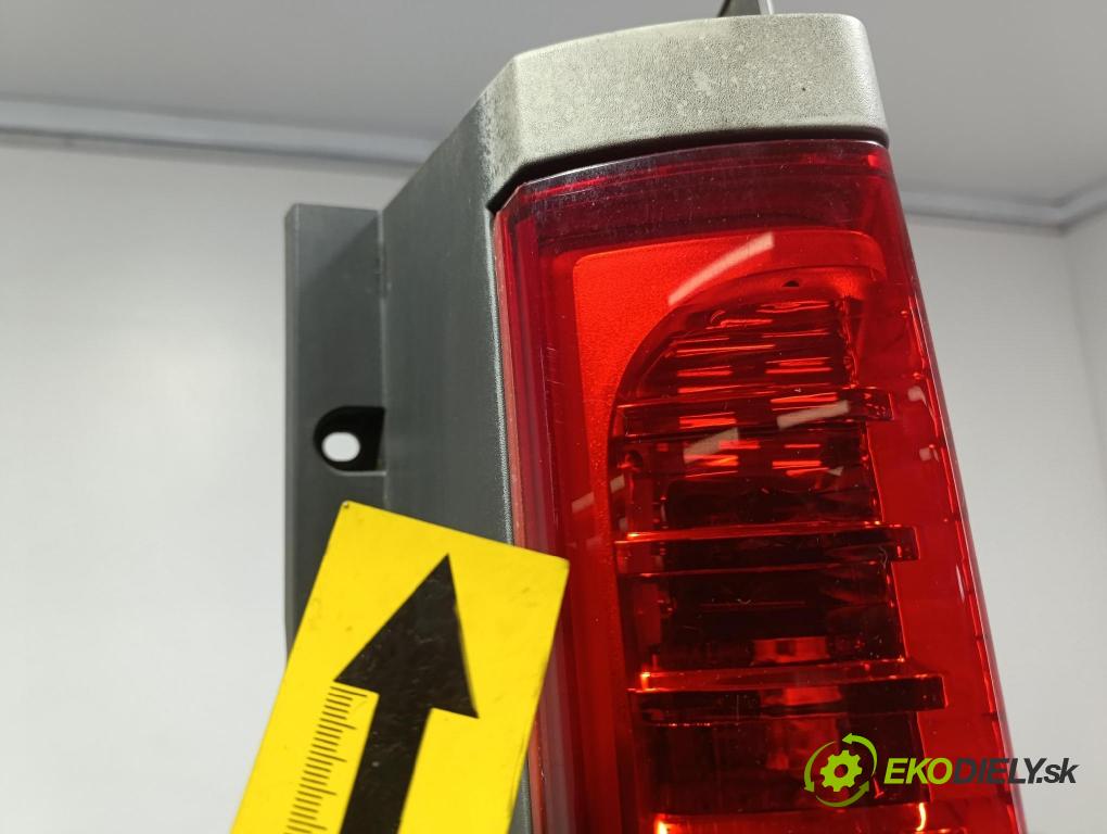 Opel Vivaro 2012 světlo Zad: Práva: Mimo: 93857722