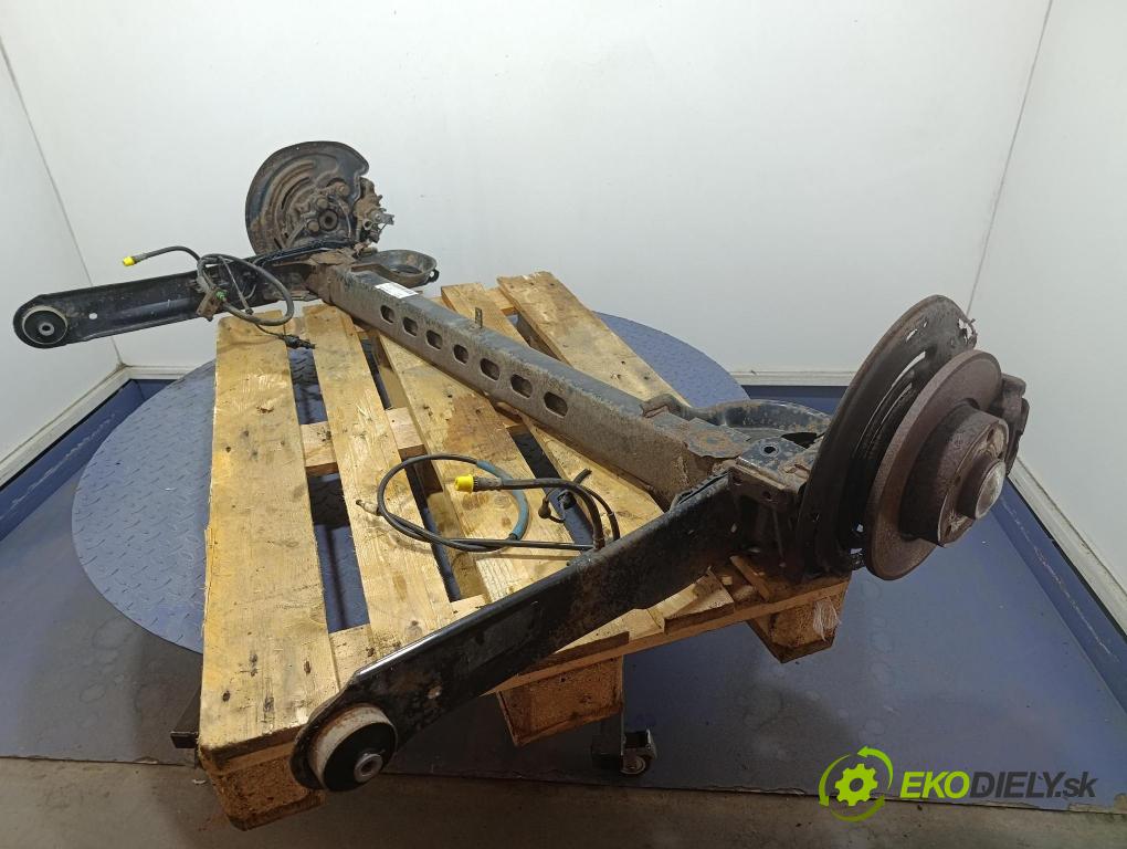 Opel Vivaro 2012 výztuha Pozastavenia: Zad: 93863113