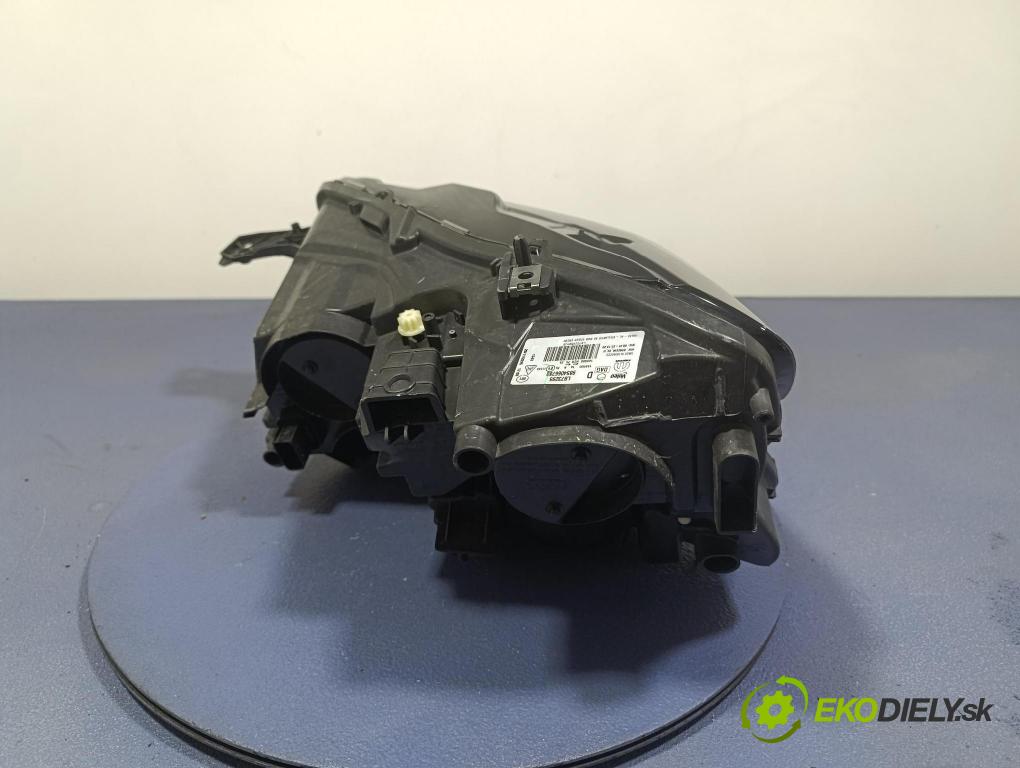 Toyota Proace city 0 světlo v pravo: 9854066780