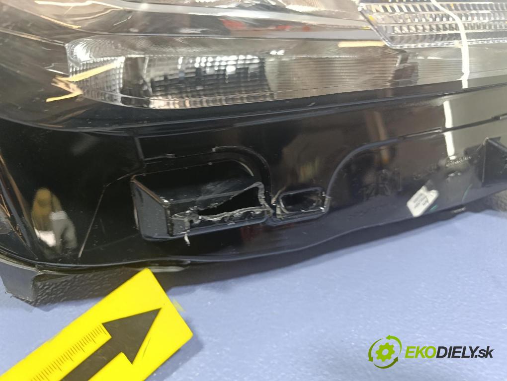 Toyota Proace city 0 světlo v pravo: 9854066780