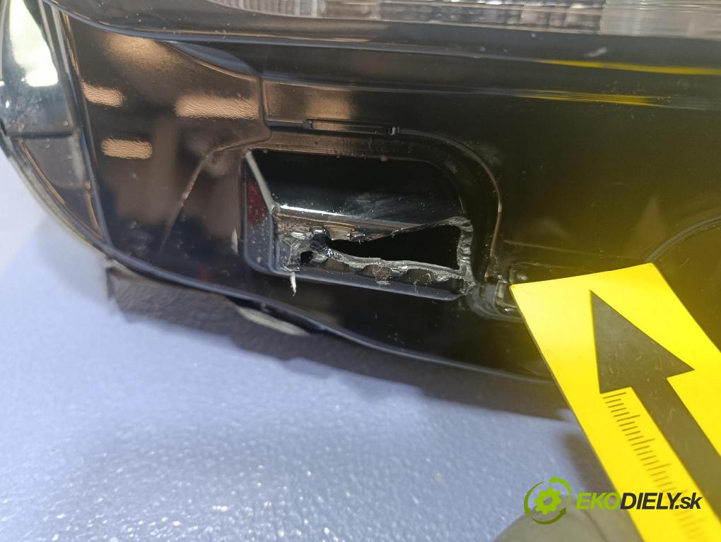 Toyota Proace city 0 světlo v pravo: 9854066780