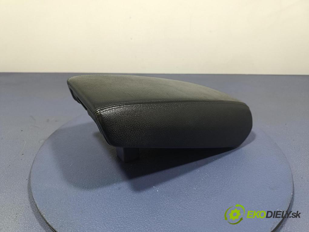 Audi A6 2014 loketní opěrka