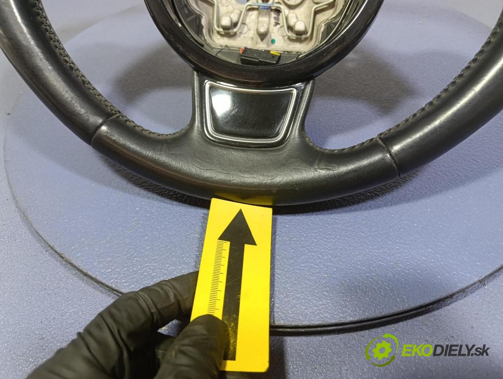 Audi A6 2014 volant 611013700
