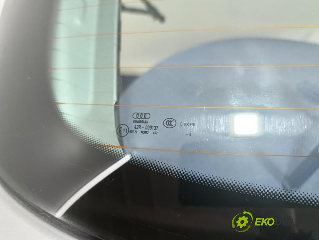 Audi A6 2014 zadní dveře kufra: kufr