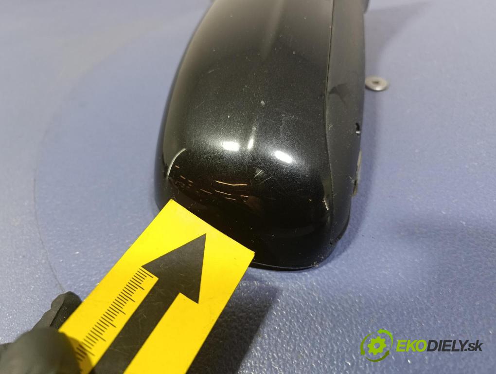 Skoda Superb 2003 zpětné zrcátko prave