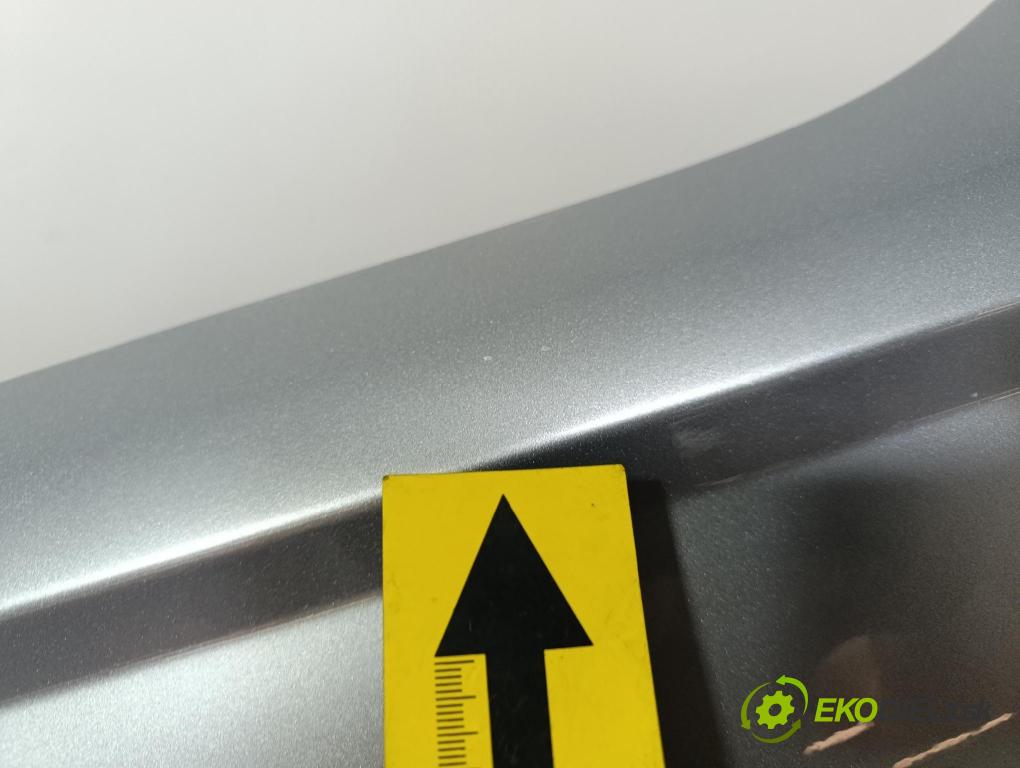 Audi A6 2014 blatnik před Levý: