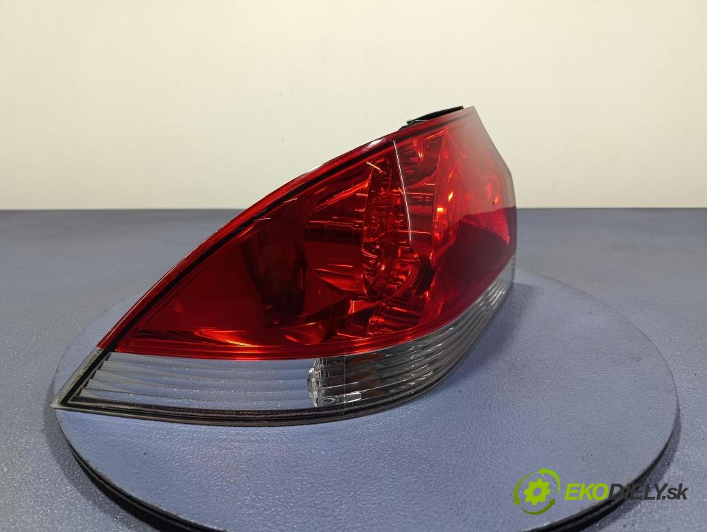 Mitsubishi Lancer 2007 svetlo / reflektor zad ľavá Vonkajsia: P3101L