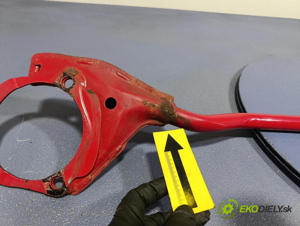 Mitsubishi Lancer 2007 výstuha Predné: / pas predný