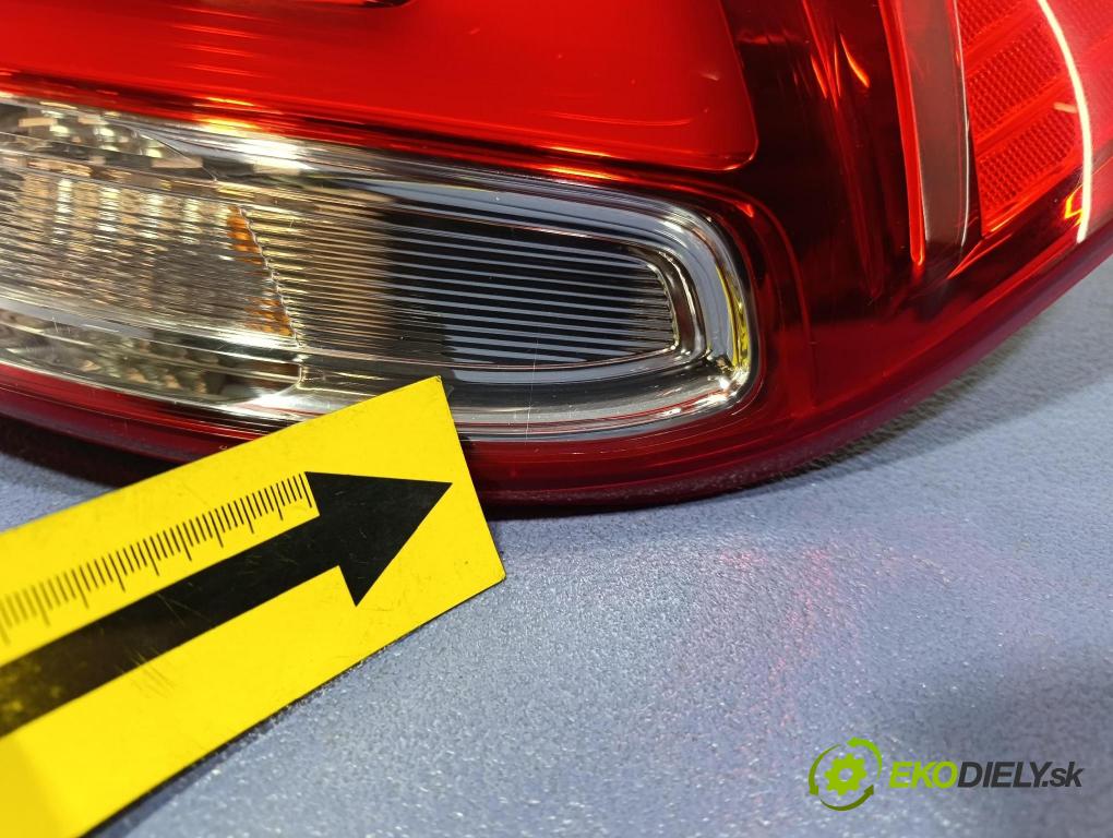 Kia Sorento 2015 svetlo / reflektor zad Prava: Vonkajsia: 92402-C51