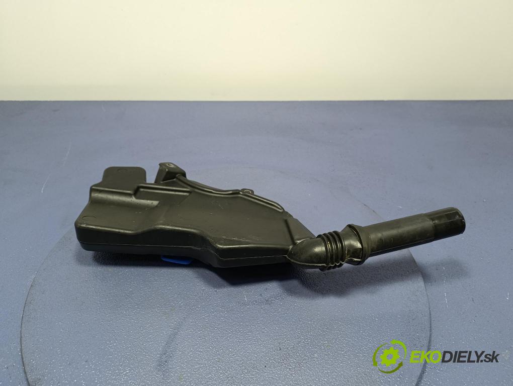 Audi A6 2014 nádržka Podložka: 4G8955451D