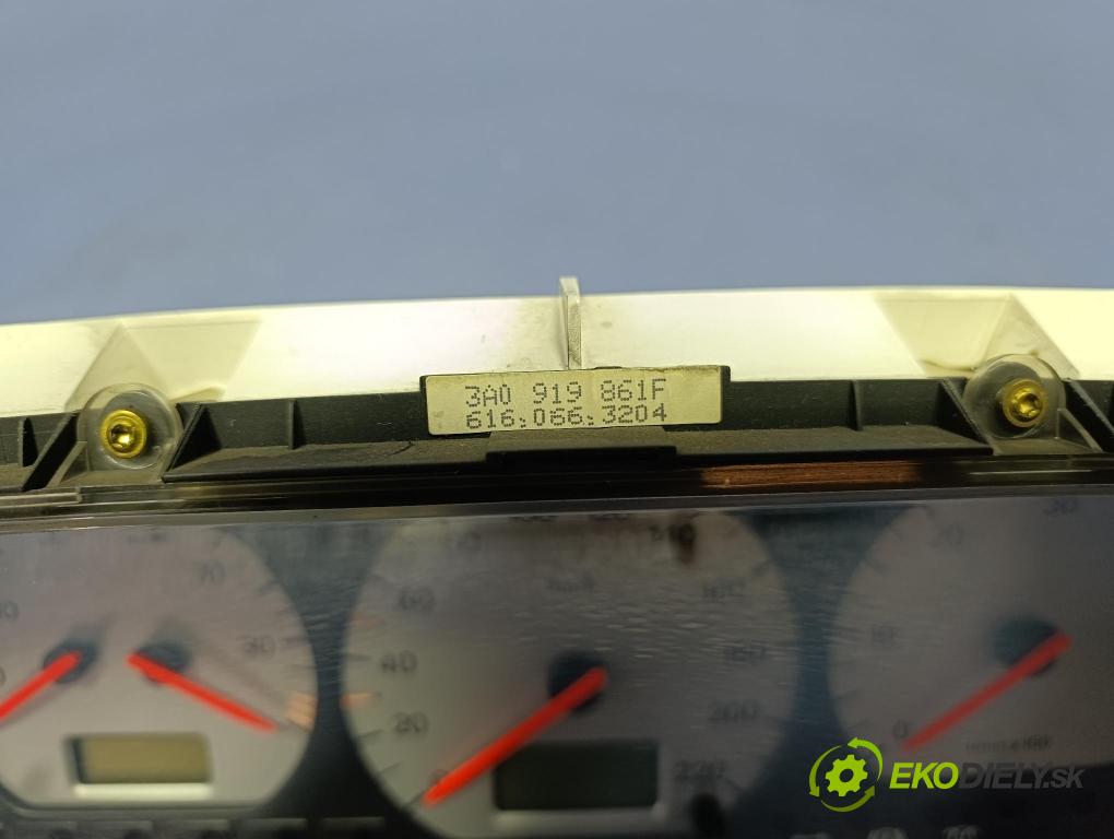 Vw Passat 1996 prístrojovka/ budíky 3A0919861F