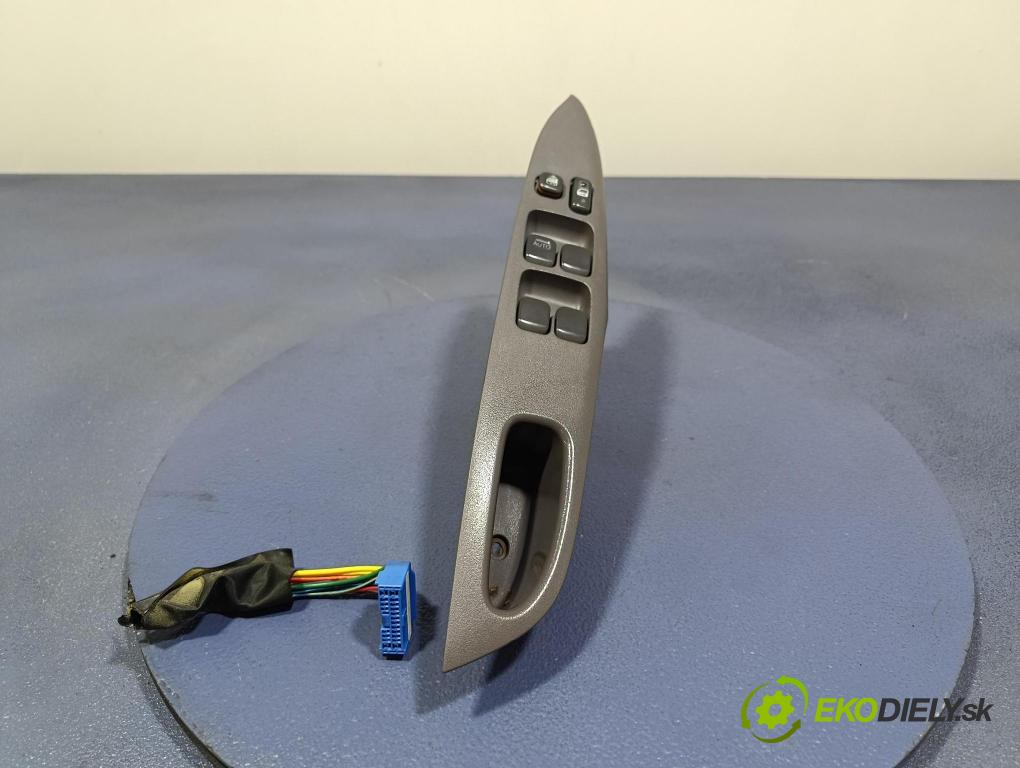 Toyota Prius 2004 prepínač Okná: 84040-47020