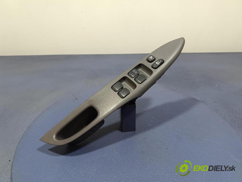 Toyota Prius 2004 prepínač Okná: 84040-47020